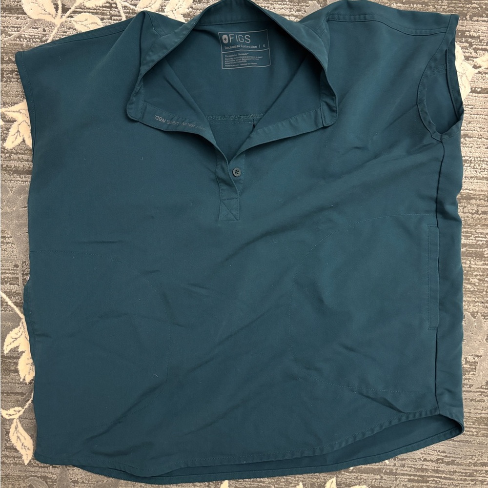 Figs women’s Caribbean blue Rafaela mandarin collar scrub top size small
